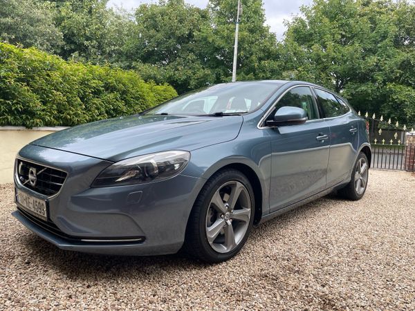 Volvo V40 Hatchback, Petrol, 2013, Blue