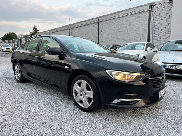 Opel Insignia Hatchback, Diesel, 2018, Black