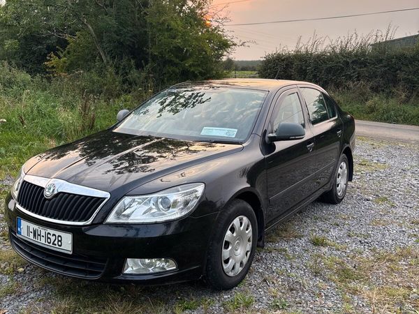 Skoda Octavia Saloon, Diesel, 2011, Black