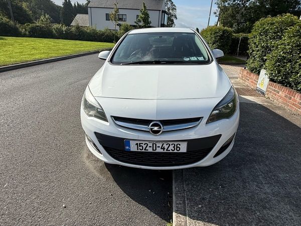 Opel Astra Hatchback, Diesel, 2015, White
