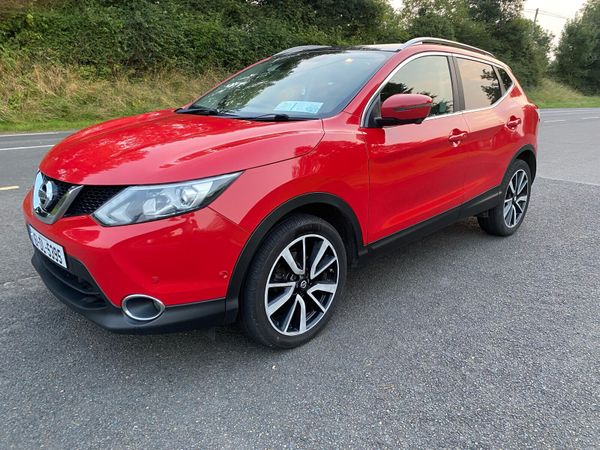Nissan Qashqai Hatchback, Diesel, 2016, Red