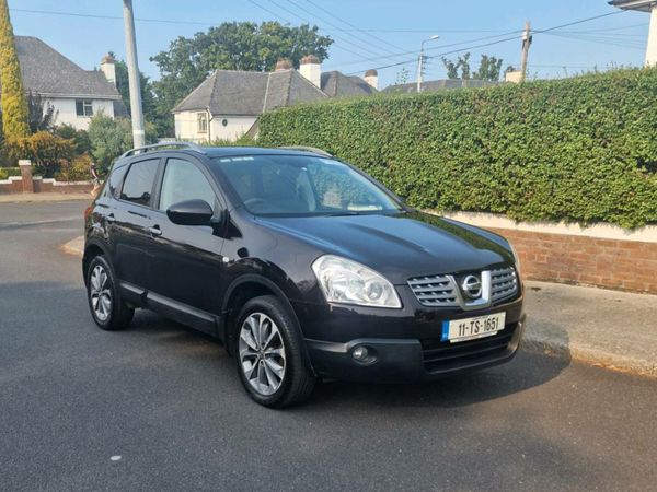 Nissan Qashqai Hatchback, Diesel, 2011, Purple