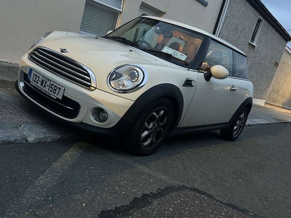 Mini Cooper Hatchback, Diesel, 2013, White
