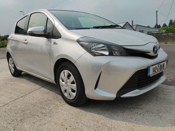 Toyota Vitz Hatchback, Petrol, 2014, Silver