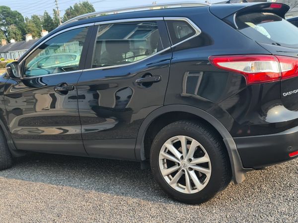Nissan Qashqai Hatchback, Diesel, 2016, Black