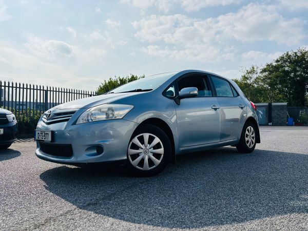 Toyota Auris Hatchback, Petrol, 2012, Blue