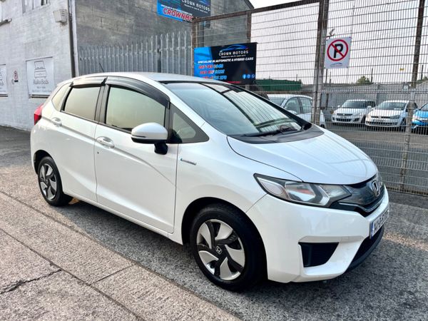 Honda Fit Hatchback, Petrol Hybrid, 2014, White