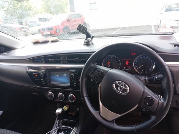 Toyota Corolla Saloon, Petrol, 2014, Bronze