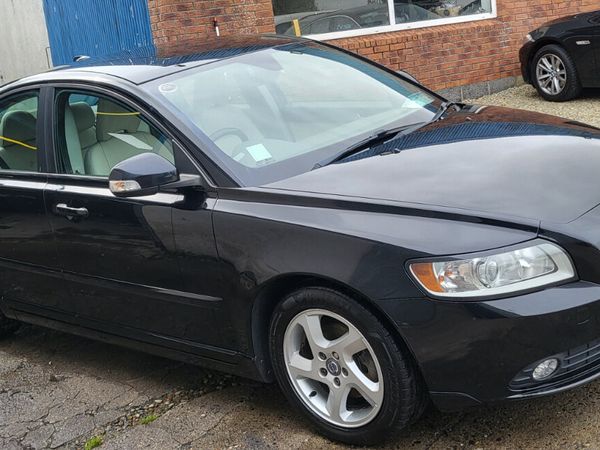 Volvo S40 Saloon, Diesel, 2012, Black