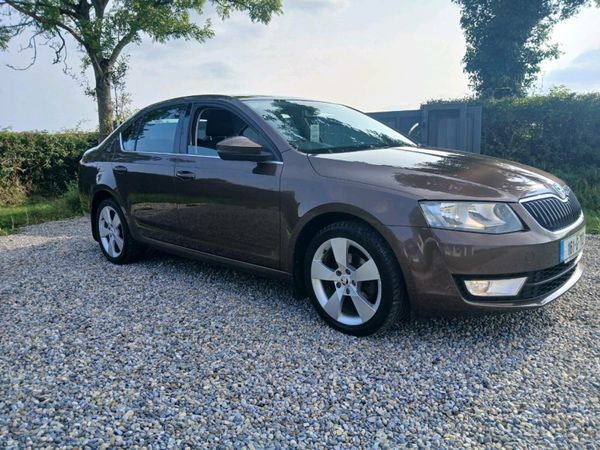 Skoda Octavia Saloon, Diesel, 2016, Brown