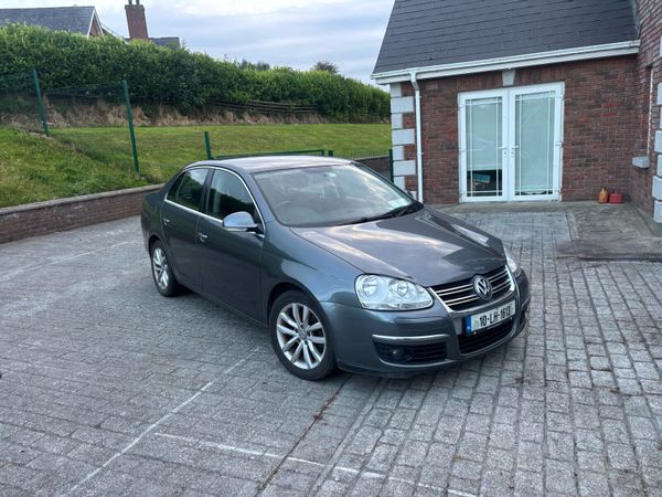 Volkswagen Jetta Saloon, Diesel, 2010, Grey