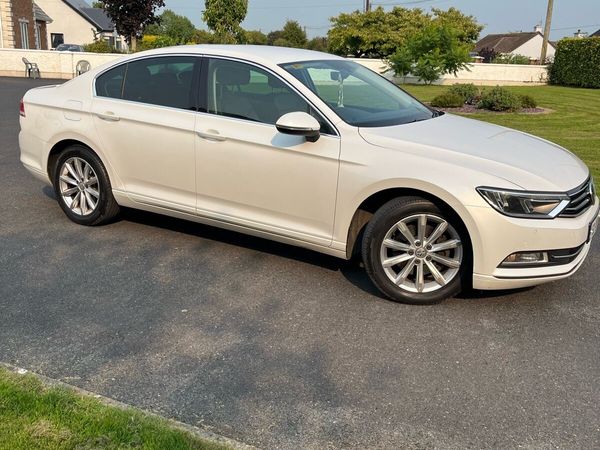 Volkswagen Passat Saloon, Diesel, 2016, White