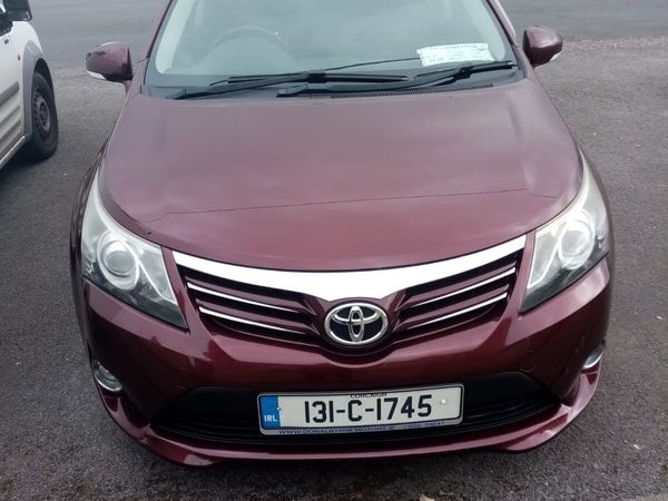 Toyota Avensis Saloon, Diesel, 2013, Red