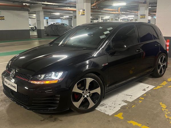 Volkswagen Golf Hatchback, Petrol, 2015, Black