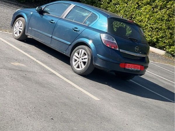 Opel Astra Hatchback, Petrol, 2007, Green