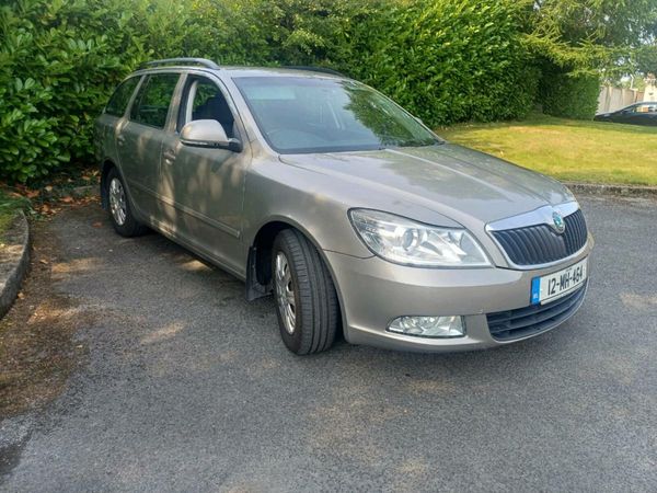 Skoda Octavia Estate, Diesel, 2012, Beige