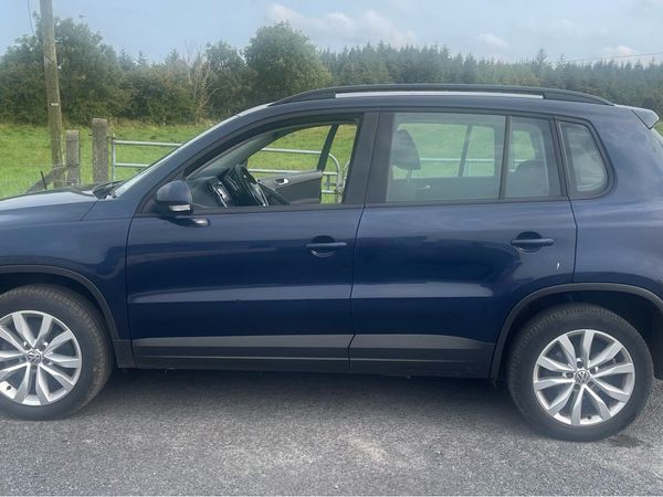 Volkswagen Tiguan SUV, Diesel, 2011, Blue