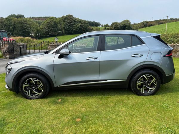 Kia Sportage MPV, Diesel, 2023, Grey