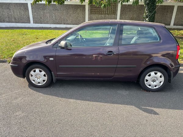 Volkswagen Polo Hatchback, Petrol, 2002, Red