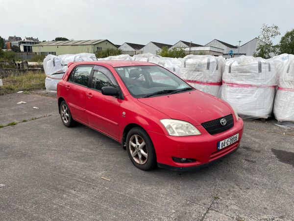 Toyota Corolla Hatchback, Petrol, 2004, Red