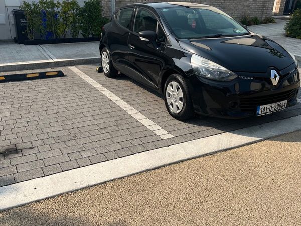 Renault Clio Hatchback, Petrol, 2014, Black