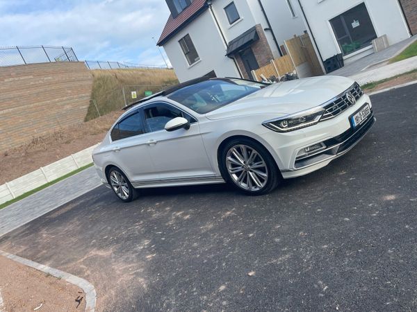 Volkswagen Passat Saloon, Diesel, 2019, White