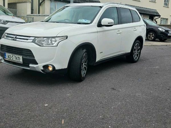 Mitsubishi Outlander SUV, Diesel, 2014, White