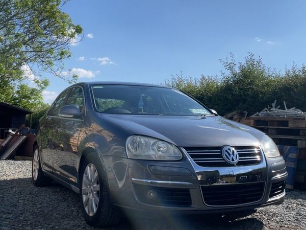 Volkswagen Jetta Saloon, Diesel, 2009, Grey