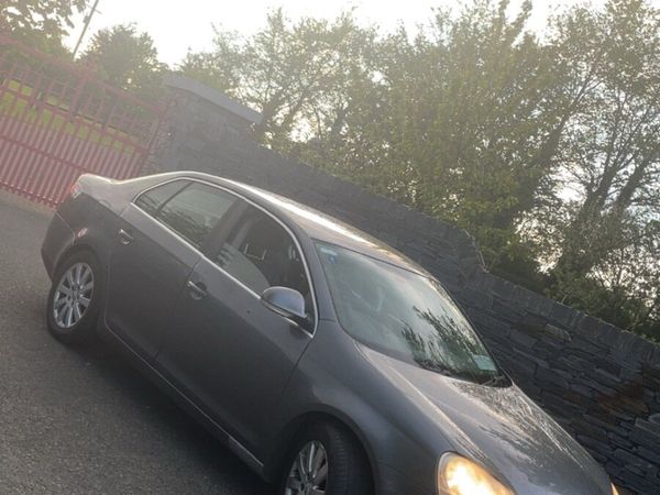 Volkswagen Jetta Saloon, Diesel, 2009, Grey