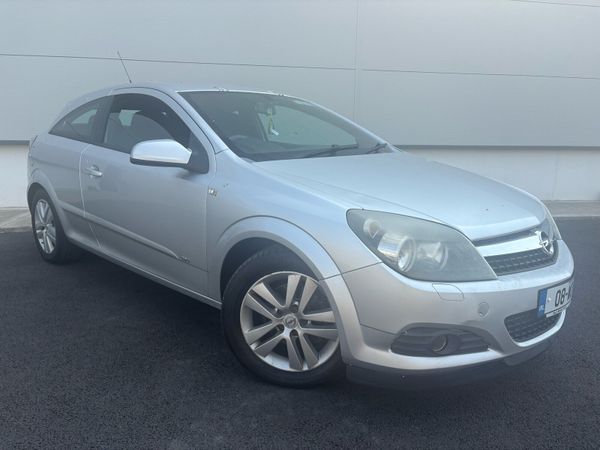 Opel Astra Hatchback, Petrol, 2008, Silver