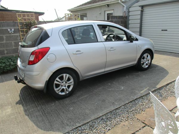 Opel Corsa Hatchback, Petrol, 2010, Silver