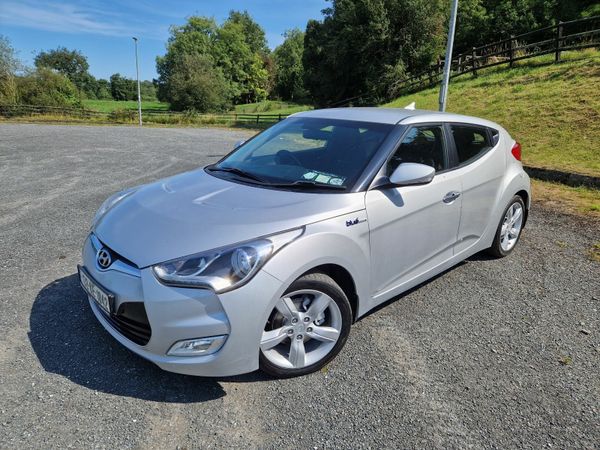 Hyundai Veloster Hatchback, Petrol, 2013, Silver