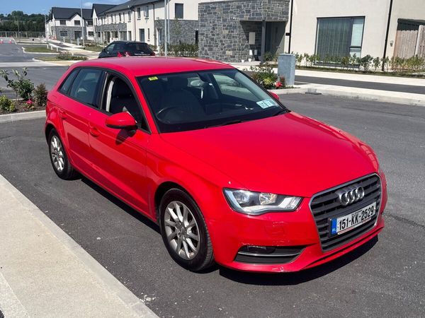 Audi A3 Hatchback, Diesel, 2015, Red