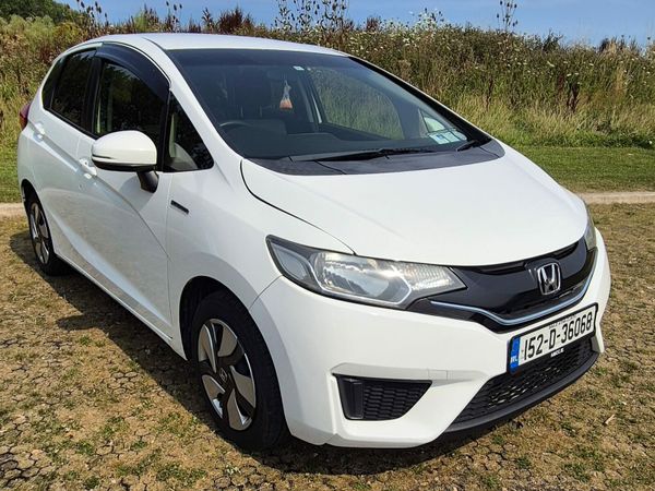 Honda Fit Hatchback, Petrol Hybrid, 2015, White