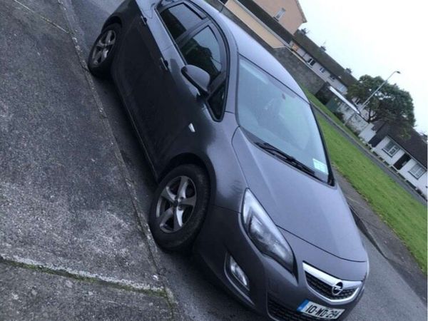 Opel Astra Hatchback, Diesel, 2010, Grey