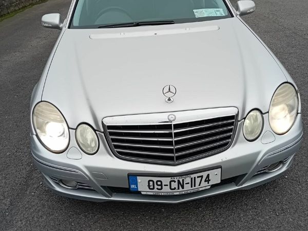 Mercedes-Benz E-Class Saloon, Diesel, 2009, Silver