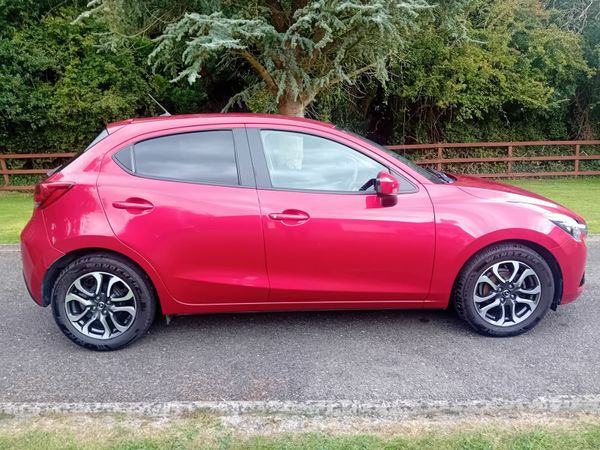 Mazda Mazda2 Hatchback, Petrol, 2015, Red