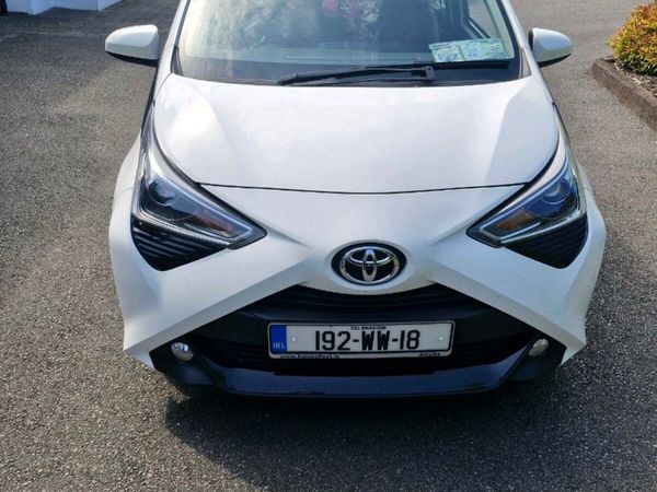 Toyota Aygo Hatchback, Petrol, 2019, White