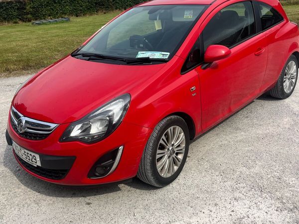 Vauxhall Corsa Hatchback, Petrol, 2014, Red