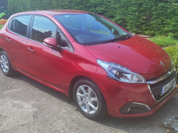 Peugeot 208 Hatchback, Petrol, 2019, Red