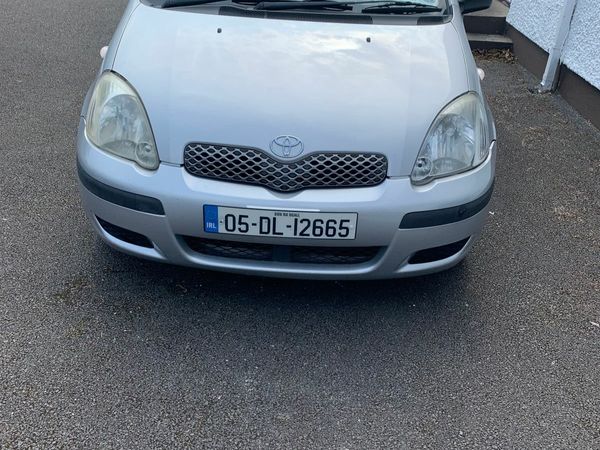 Toyota Yaris Hatchback, Petrol, 2005, Silver