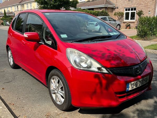 Honda Jazz Hatchback, Petrol, 2012, Red