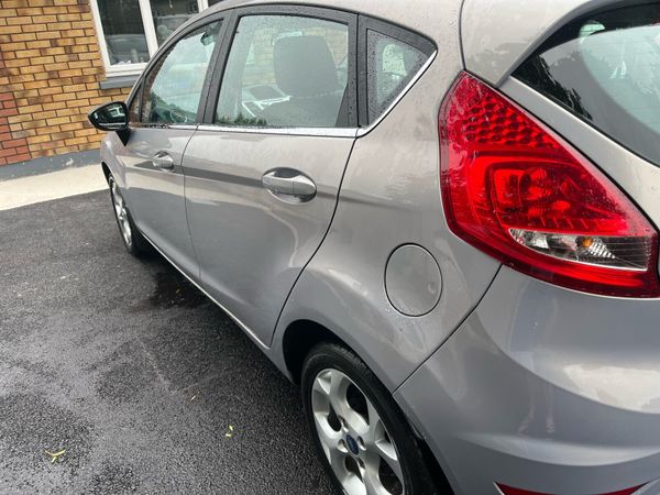 Ford Fiesta Hatchback, Diesel, 2011, Grey