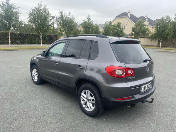 Volkswagen Tiguan SUV, Diesel, 2010, Grey