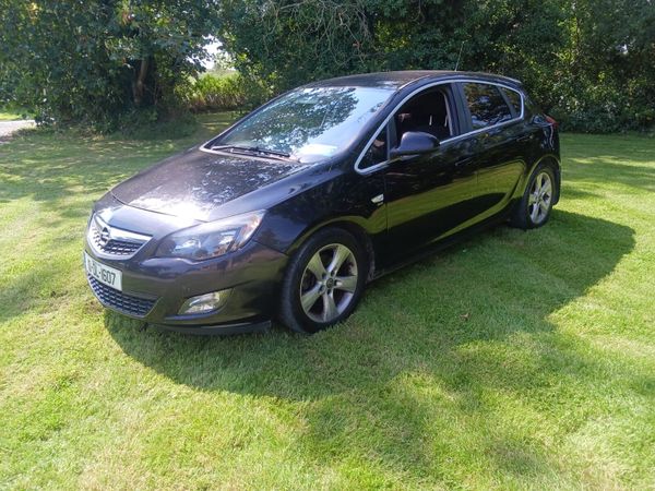Opel Astra Hatchback, Diesel, 2010, Black