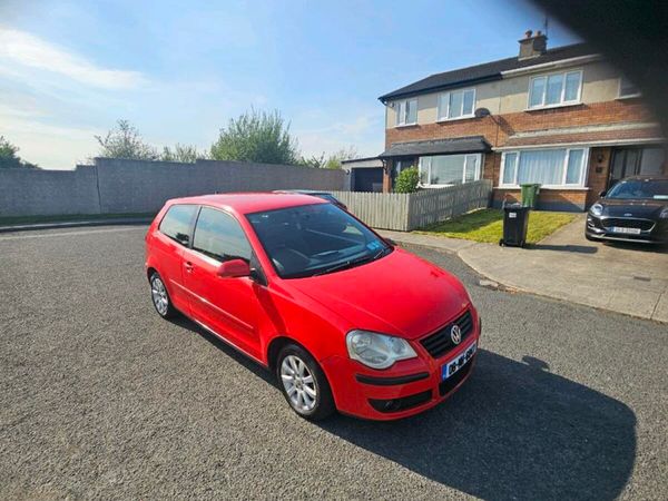 Volkswagen Polo Hatchback, Petrol, 2008, Red