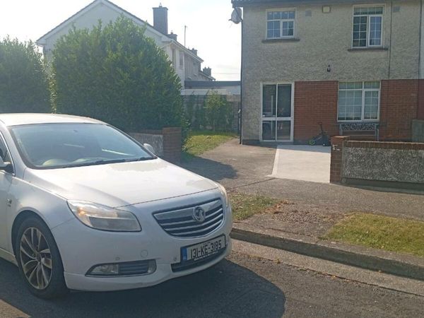 Vauxhall Insignia Hatchback, Diesel, 2013, White
