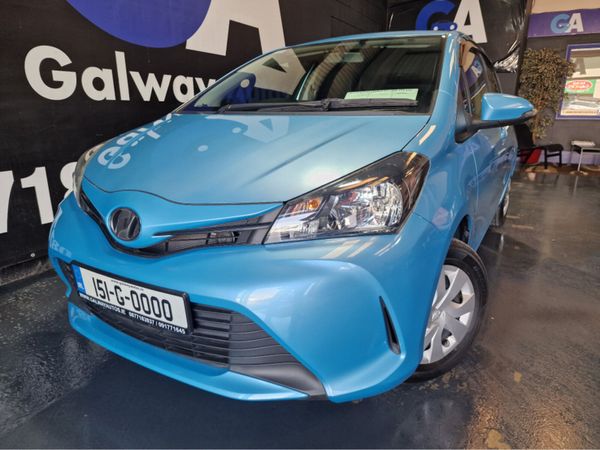Toyota Yaris Hatchback, Petrol, 2015, Blue