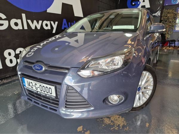 Ford Focus Hatchback, Petrol, 2014, Grey