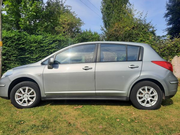 Nissan Tiida Hatchback, Petrol, 2008, Grey